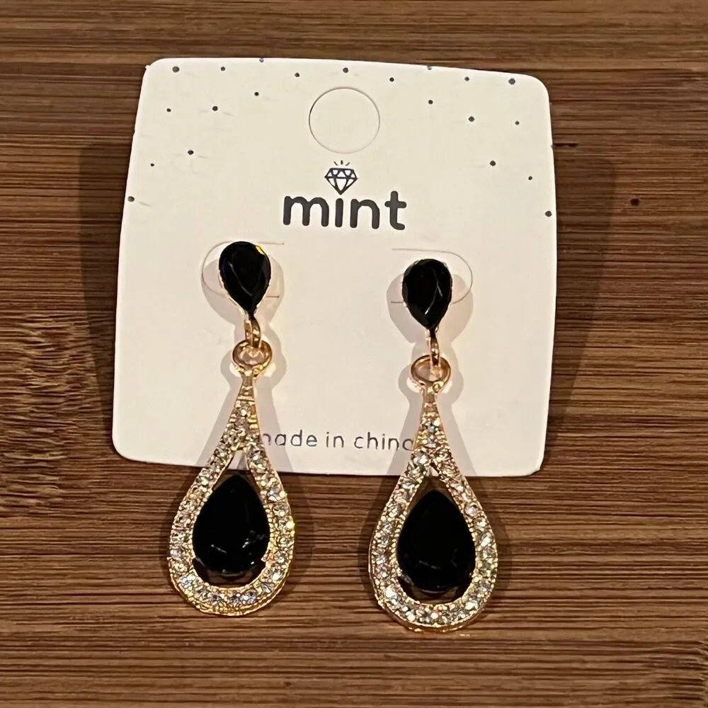 Teardrop Drop Earrings clutch back Earrings Cubic Zirconia Golden Tone Romantic